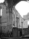 Doué-la-Fontaine : Eglise Saint-Denis (ruines) - Nef