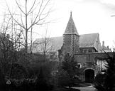 Angers : Hôtel-Dieu (ancien hôpital Saint-Jean) - Ensemble ouest : Entrée, tourelle du cloître et ancienne salle des Malades