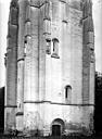 Bec-Hellouin (Le) : Abbaye (ancienne) - Base de la tour