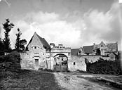 Vaux-sur-Aure : Manoir d'Argouges (ancien) - Vue générale