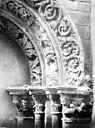 Dijon : Eglise Saint-Philibert (ancienne) - Porche, détail