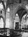 Lachalade : Abbaye cistercienne  (ancienne) - Eglise, nef, vue diagonale