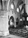 Lachalade : Abbaye cistercienne  (ancienne) - Eglise, nef, vue diagonale, chaire