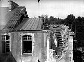 Verdun : Evêché  (ancien) - Bâtiment sur la petite cour, escalier à découvert