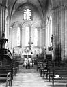 Brantôme : Abbaye (ancienne) - Eglise Saint-Pierre et Saint-Sicaire : Vue intérieure de la nef vers le choeur