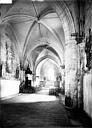 Cercles : Eglise Saint-Cybard - Nef, vue de l'entrée