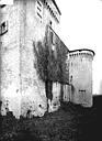Mareuil : Château - Tours et façade latérale
