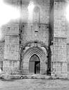 Saint-Angel : Prieuré Saint-Michel des Anges (ancien) - Eglise : Portail et fenêtre de la façade ouest