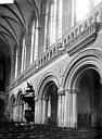 Bayeux : Cathédrale - Travées de la nef, en hauteur