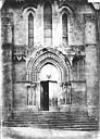 Nogent-le-Rotrou : Eglise Notre-Dame - Façade: portail et fenêtres