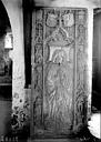 Marville : Chapelle Saint-Hilaire (supposée) - Pierre tombale sculptée