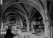 Fontenay : Abbaye - Grande salle: intérieur