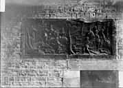 Talant : Eglise - Bas-relief: légende de Saint-Hubert