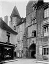 Semur-en-Auxois : Porte de ville - Vue diagonale