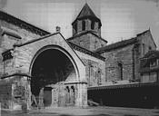 Beaulieu-sur-Dordogne : Eglise abbatiale Saint-Pierre - Porche et clocher