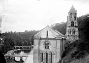 Brantôme : Abbaye (ancienne) - Ensemble est : Ponts sur la Dronne, abside et clocher de l'église