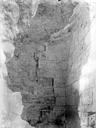 Tocane-Saint-Apre : Donjon de Vernode - Intérieur: ruines