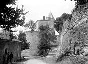 Brassac : Château - Ancienne tour ronde
