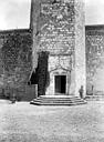 Brassac : Château - Porte de la tour hexagonale