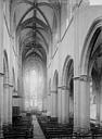 Ambierle : Eglise Saint-Martin* ancien prieuré - Nef vue de l'entrée