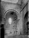 Charlieu : Abbaye Saint-Fortunat (ancienne)* église - Eglise : Vue intérieure de la 1ère travée de la nef, vers le sud