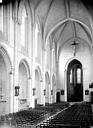 Angers : Eglise de la Trinité - Nef, vue de l'entrée