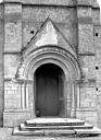 Chambois : Eglise paroissiale - Portail ouest