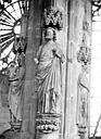 Carcassonne : Eglise Saint-Nazaire - Intérieur : statues d'un pilier