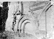 Chemillé-sur-Indrois : Chartreuse du Liget (ancienne) - Arcature aveugle ou portail muré