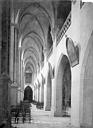 Grenoble : Cathédrale Notre-Dame - Vue intérieure du bas-côté sud, vers l'ouest