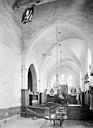 Champcenest : Eglise - Vue intérieure de la nef, vers le choeur