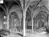 Dijon : Abbaye Saint-Bénigne (ancienne) * Musée archéologique - Dortoir des moines bénédictins : vue intérieure du rez-de-chaussée, vers le sud-est