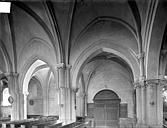 Selongey : Eglise - Vue intérieure de la nef : grandes arcades côté nord