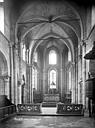Paris 05 : Eglise Saint-Julien-le-Pauvre - Vue intérieure de la nef, vers le choeur
