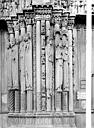 Chartres : Cathédrale Notre-Dame - Portail de la façade ouest : statues-colonnes entre la porte centrale et la porte sud