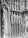 Chartres : Cathédrale Notre-Dame - Portail central de la façade sud : statues-colonnes du piédroit droit