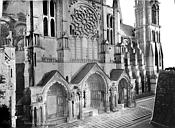 Chartres : Cathédrale Notre-Dame - Façade nord : Transept (partie inférieure)