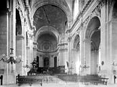 Nancy : Cathédrale de l'Annonciation-de-la-Vierge - Vue intérieure de la nef, vers le choeur