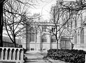 Paris 04 : Cathédrale Notre-Dame - Sacristie : façade prise du jardin