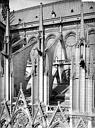 Paris 04 : Cathédrale Notre-Dame - Façade sud : arcs-boutants de l'abside