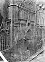 Paris 04 : Cathédrale Notre-Dame - Portail du transept nord, en perspective