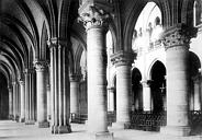 Paris 04 : Cathédrale Notre-Dame - Vue intérieure de la nef, vers le nord-ouest