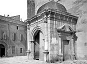 Perpignan : Cathédrale Saint-Jean-Baptiste - Porche de la façade ouest