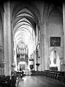 Saint-Brieuc : Cathédrale Saint-Etienne - Vue intérieure de la nef, vers l'entrée