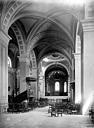Moûtiers : Cathédrale Saint-Pierre - Vue intérieure de la nef, vers le choeur