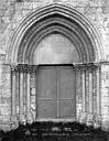 Voulton : Eglise - Portail central de la façade ouest