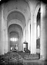 Preuilly-sur-Claise : Eglise - Vue intérieure de la nef, vers le choeur