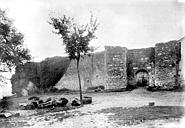 Thénac : Château * Remparts de Puyguilhem - Entrée