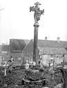 Thoisy-le-Désert : Croix de cimetière - Vue d'ensemble