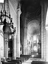 Veauce : Eglise Sainte-Croix - Vue intérieure de la nef, vers le nord-est
